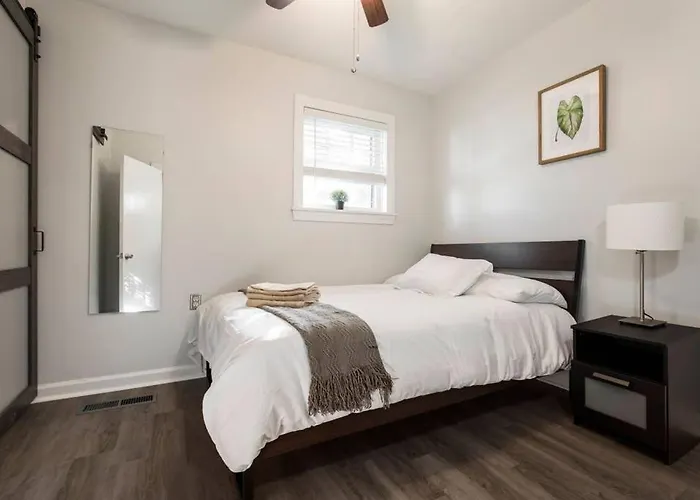 Modern Yet Historic 3Br House By Cozysuites