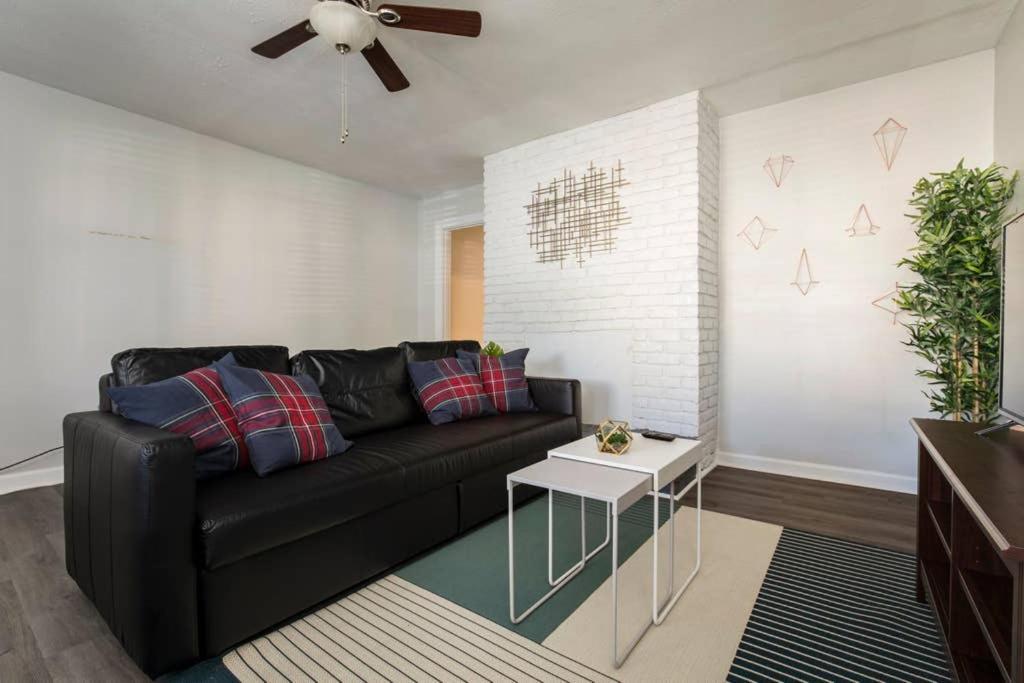 Modern Yet Historic 3br House By Cozysuites Holiday home Louisville