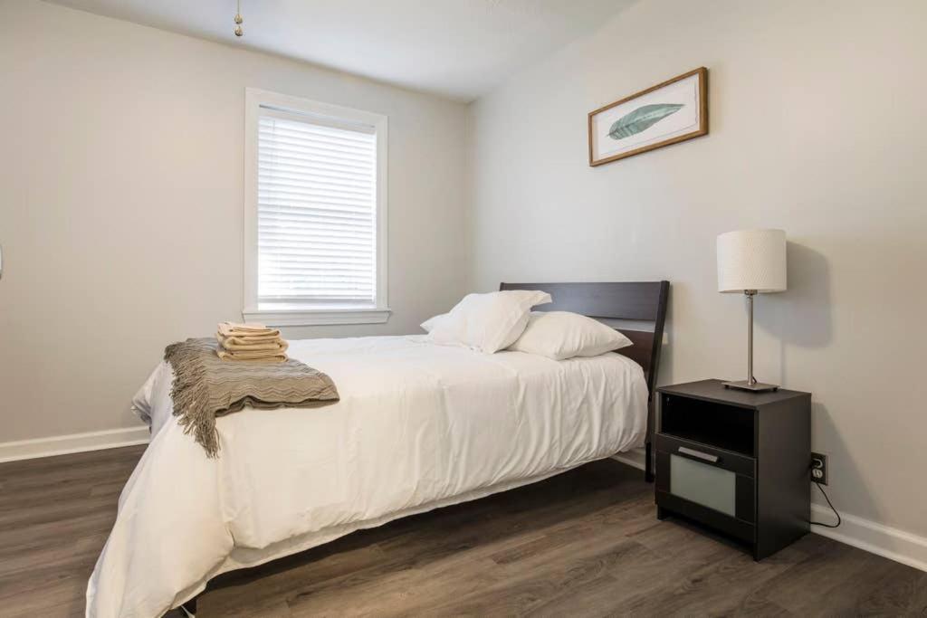 Modern Yet Historic 3br House By Cozysuites *