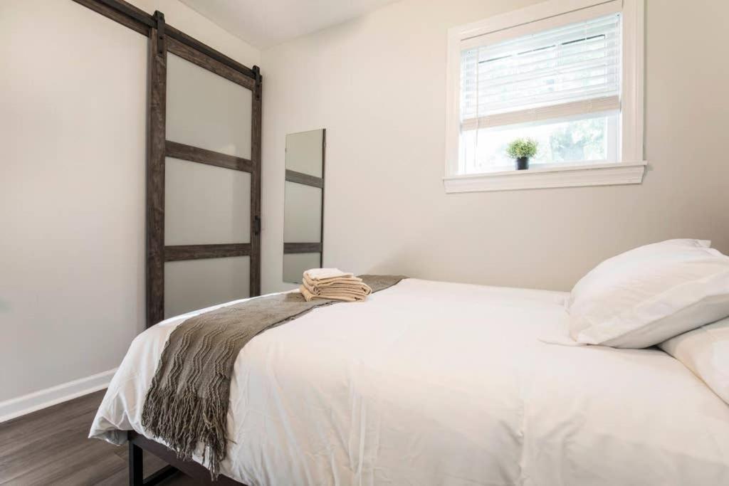 Holiday home Modern Yet Historic 3br House By Cozysuites *