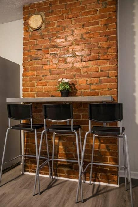 Modern Yet Historic 3br House By Cozysuites